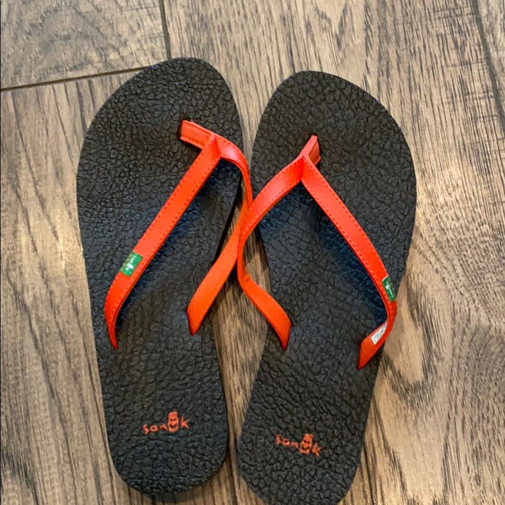 Sanuk flip flops